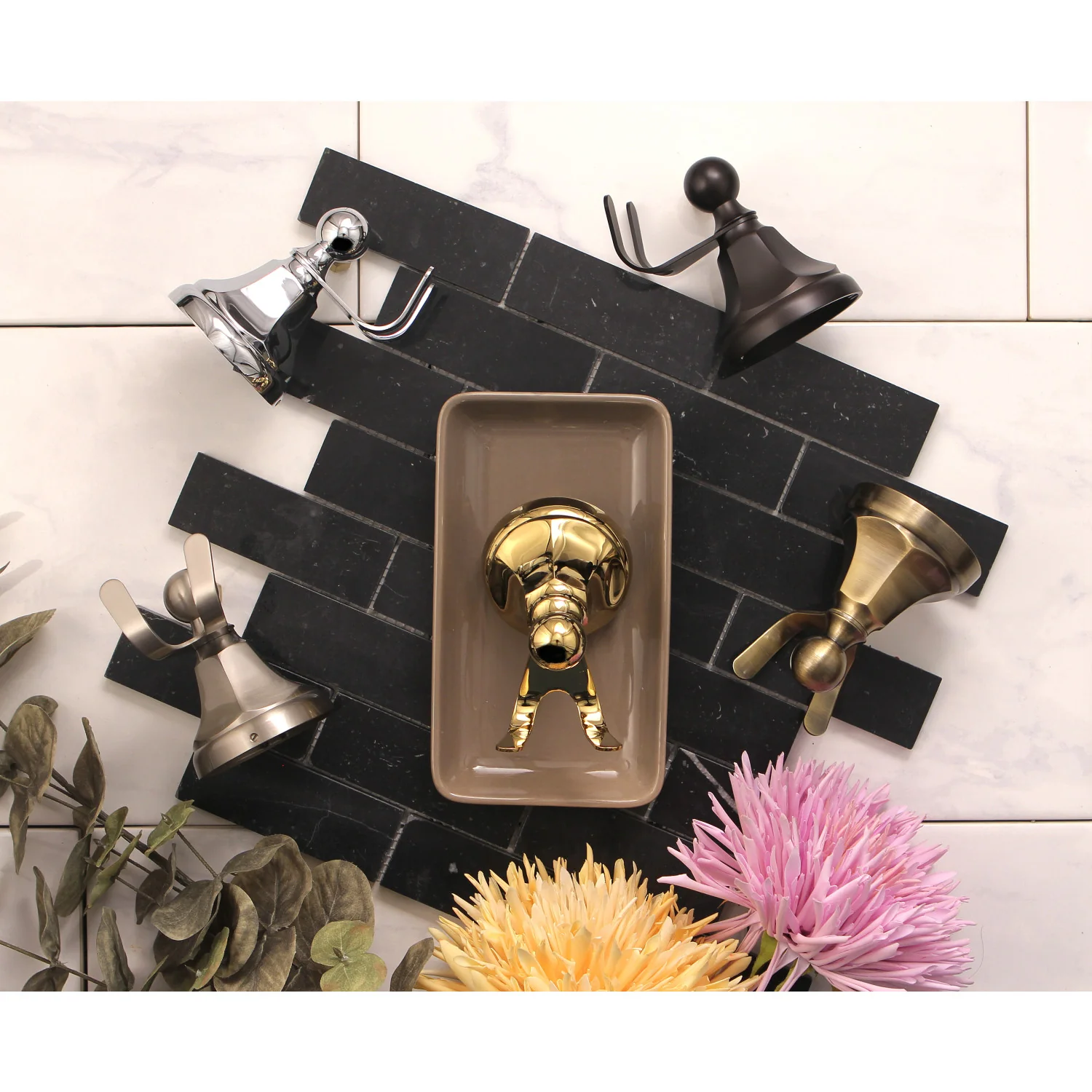 Kingston Tulare BA4817PB - Metropolitan Robe Hook, Polished Brass - Image 2