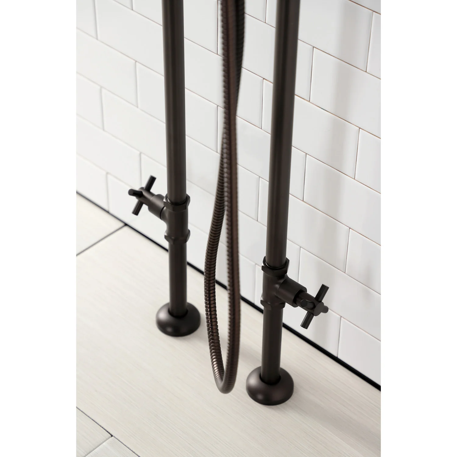 Kingston Sona CCK8105DX - Concord Freestanding Tub Faucet with Supply Line and Stop Valve, Oil Rubbed Bronze - Image 3