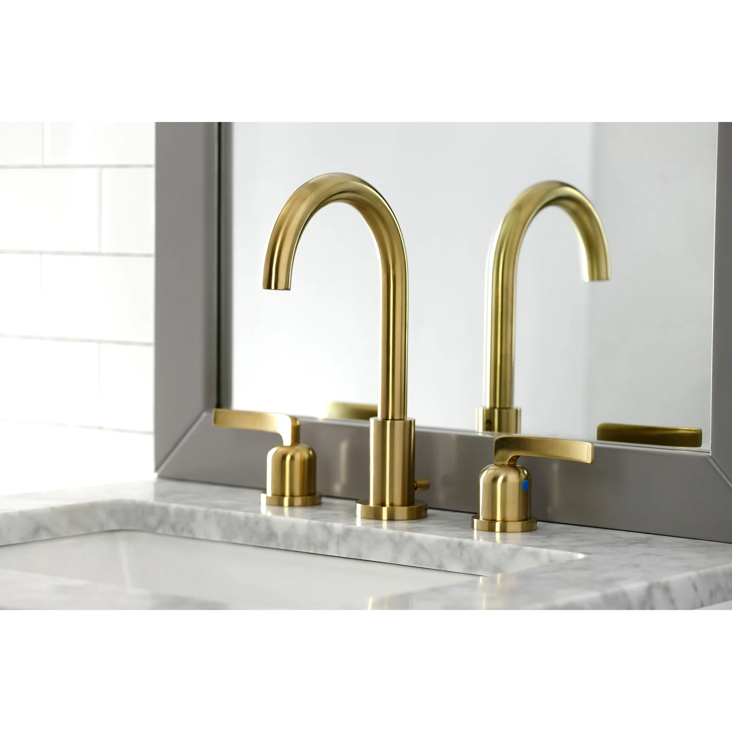 Kingston Sona FSC8923EFL - Centurion Two-Handle 3-Hole Deck Mount Widespread Bathroom Faucet with Brass Pop-Up, Brushed Brass - Image 4