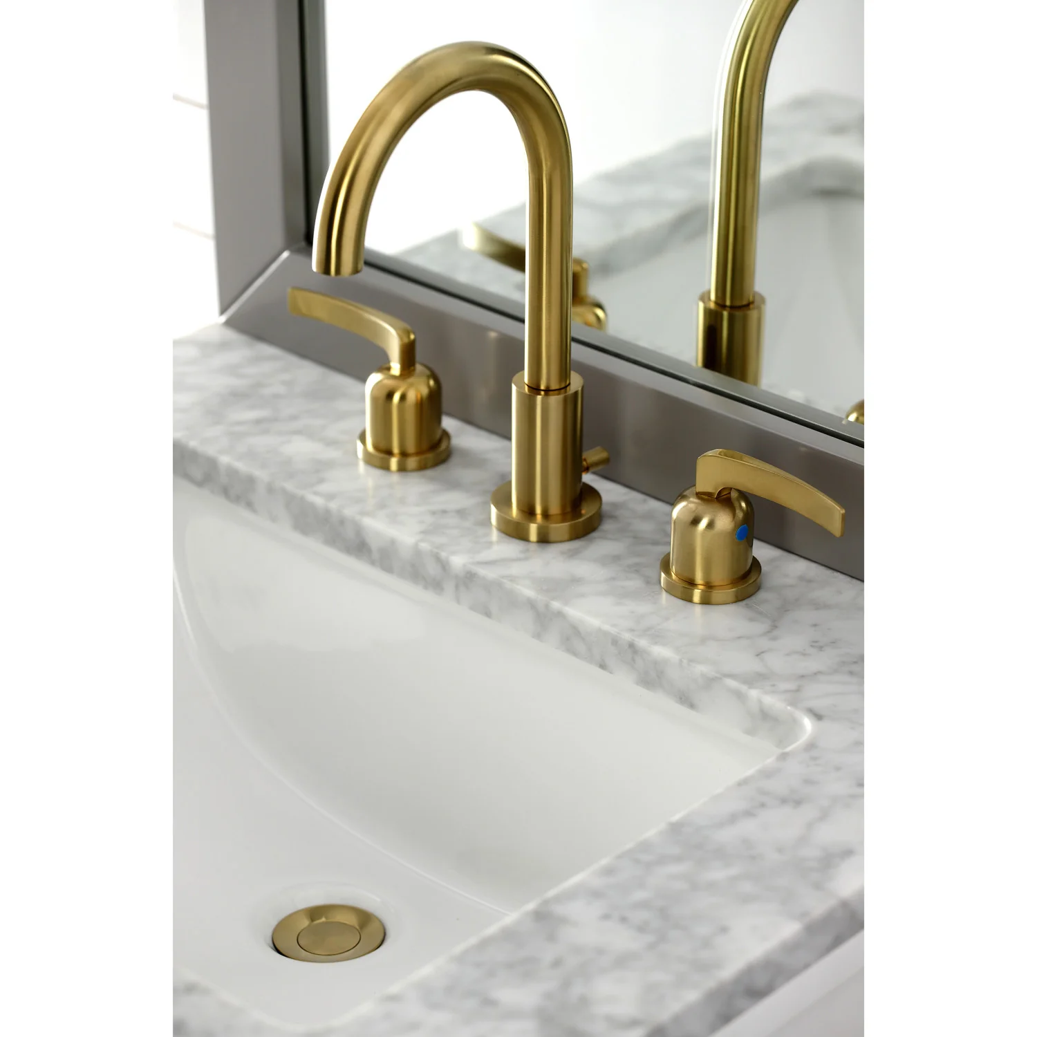 Kingston Sona FSC8923EFL - Centurion Two-Handle 3-Hole Deck Mount Widespread Bathroom Faucet with Brass Pop-Up, Brushed Brass - Image 5