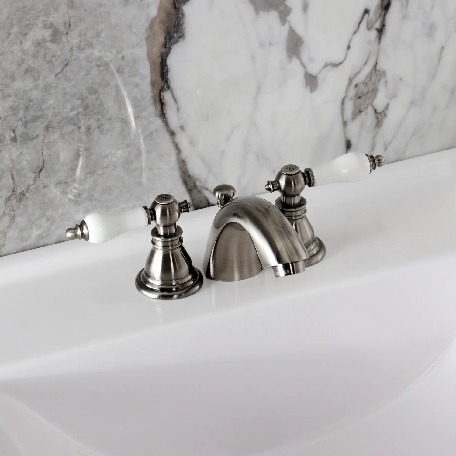 Kingston Tulare KB953APL - American Patriot Two-Handle 3-Hole Deck Mount Mini-Widespread Bathroom Faucet with Pop-Up Drain, Black Stainless - Image 4