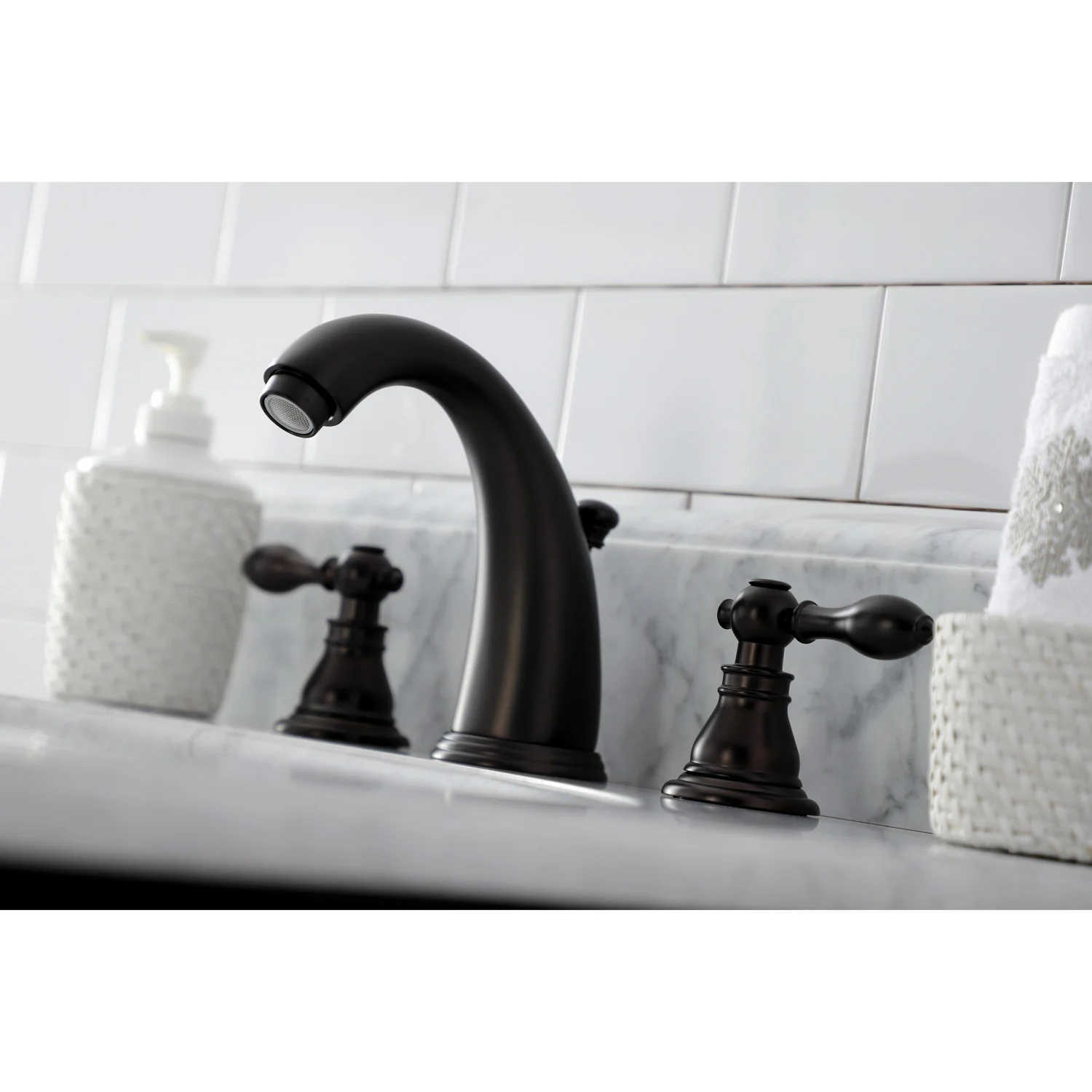 Kingston Tulare KB985ACL - American Classic Two-Handle 3-Hole Deck Mount Widespread Bathroom Faucet with Pop-Up Drain, Oil Rubbed Bronze - Image 3