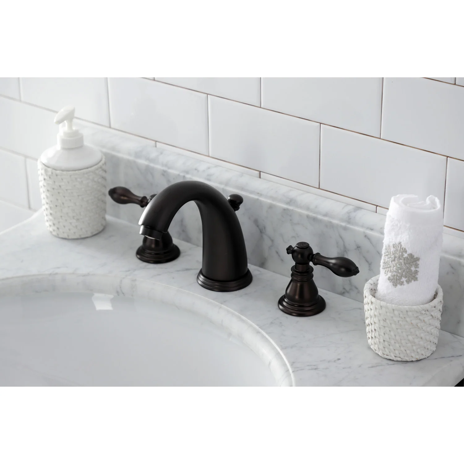 Kingston Tulare KB985ACL - American Classic Two-Handle 3-Hole Deck Mount Widespread Bathroom Faucet with Pop-Up Drain, Oil Rubbed Bronze - Image 5