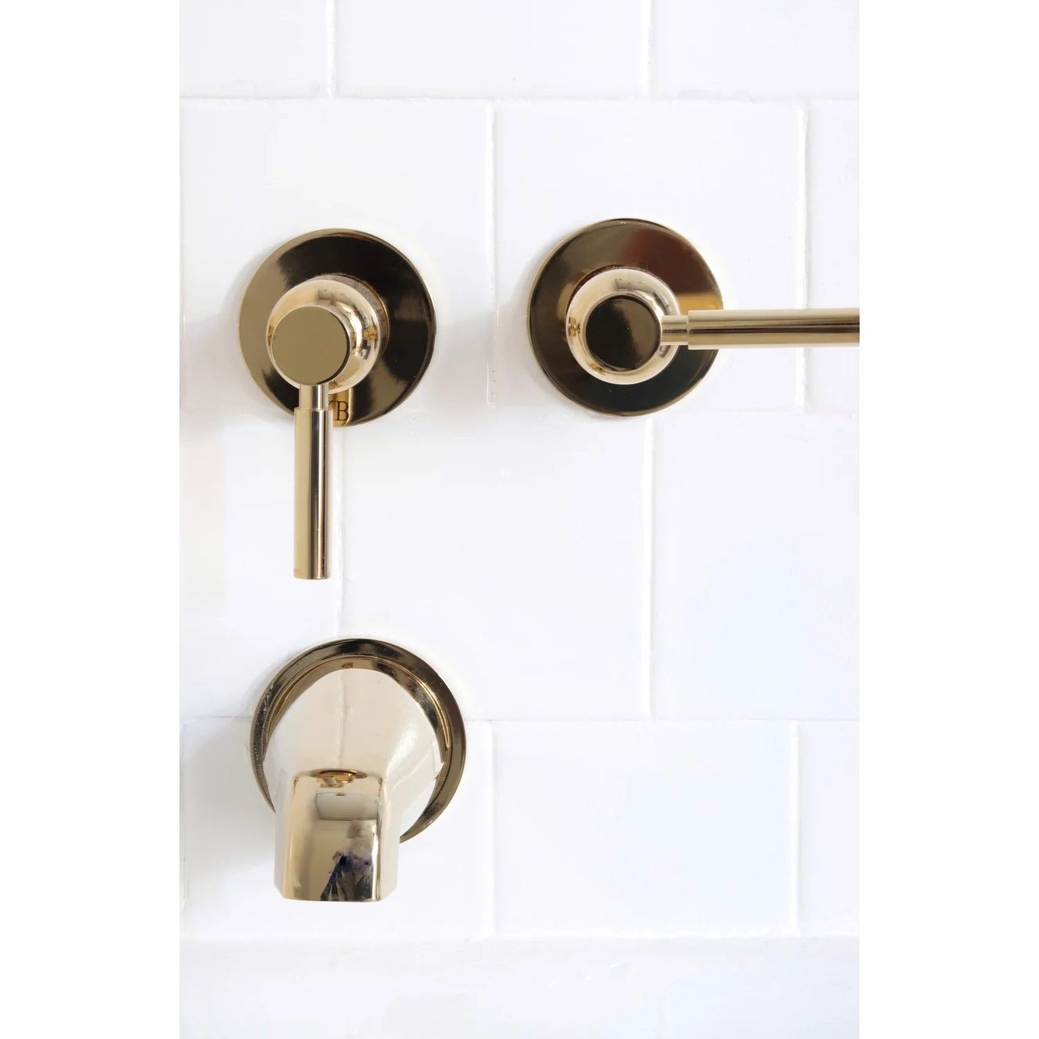 Kingston Sona KBX8132DL - Concord Triple-Handle Tub and Shower Faucet, Polished Brass - Image 20