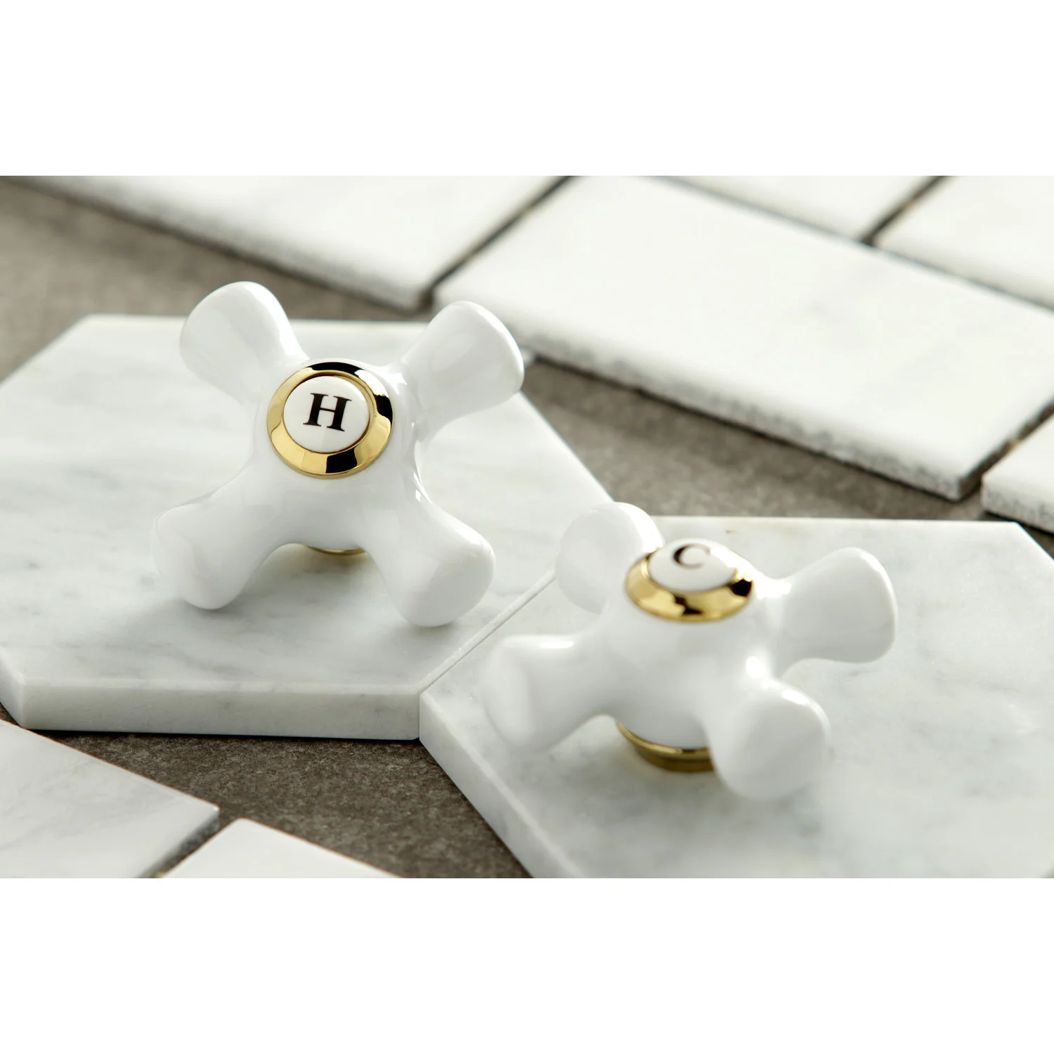 Kingston Heirloom KS1602PX - Heritage Double-Handle 3-Hole Deck Mount 4-Inch Centerset Bathroom Faucet with Brass Pop-Up, Polished Brass - Image 2
