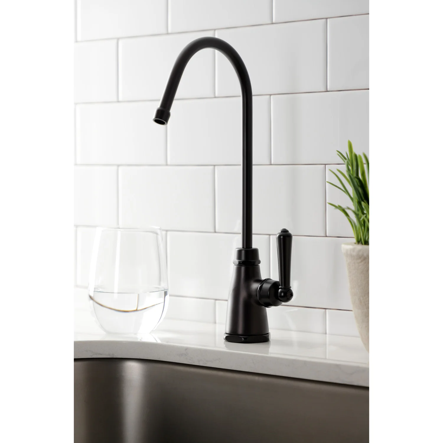 Kingston Tulare KS2195NML - Magellan Single-Handle 1-Hole Deck Mount Water Filtration Faucet, Oil Rubbed Bronze - Image 4
