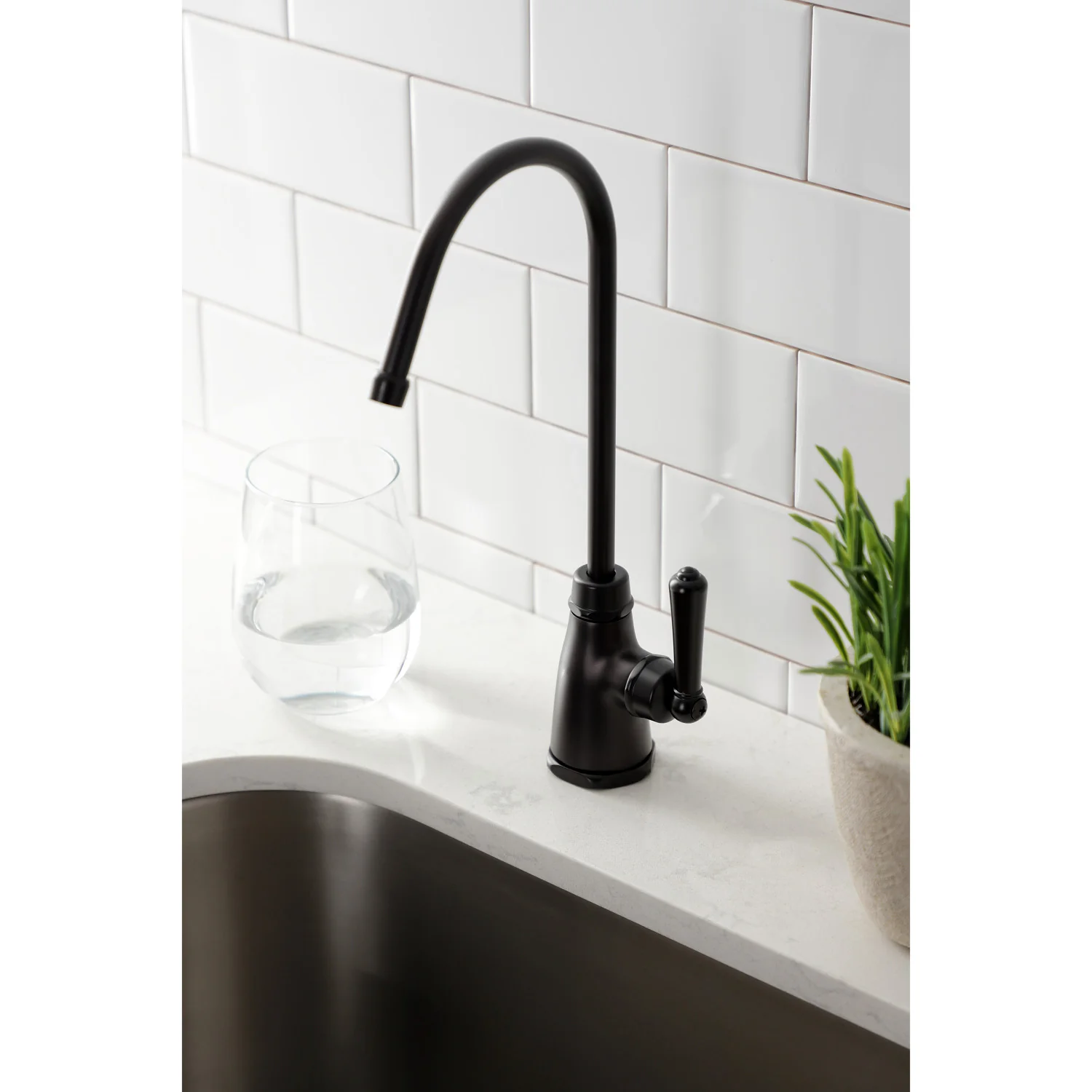 Kingston Tulare KS2195NML - Magellan Single-Handle 1-Hole Deck Mount Water Filtration Faucet, Oil Rubbed Bronze - Image 5