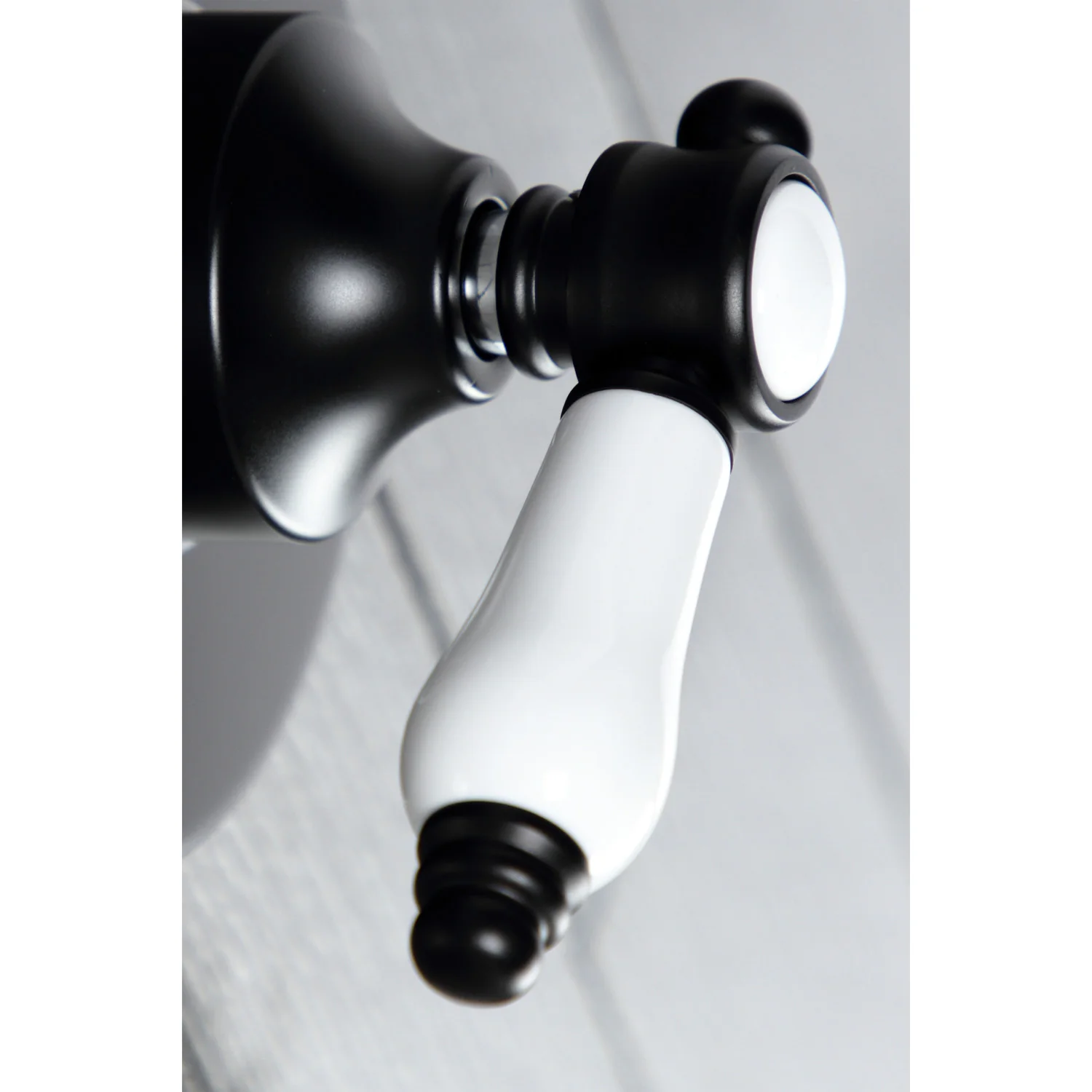 Kingston Heirloom KS3030BPL - Bel-Air Single-Handle Three-Way Diverter Valve with Round Trim Kit, Matte Black - Image 2
