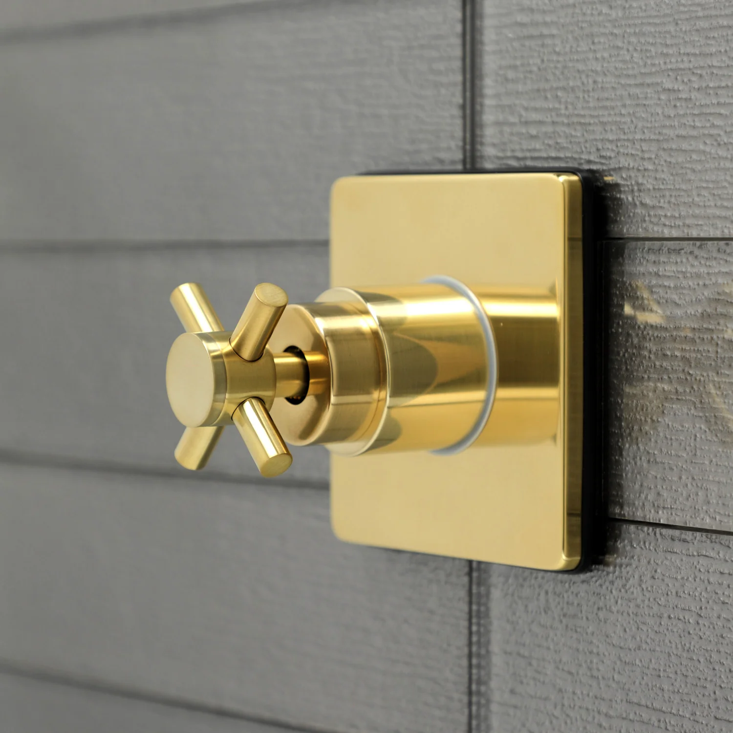 Kingston Sona KS3047DX - Concord Single-Handle Three-Way Diverter Valve with Square Trim Kit, Brushed Brass - Image 3