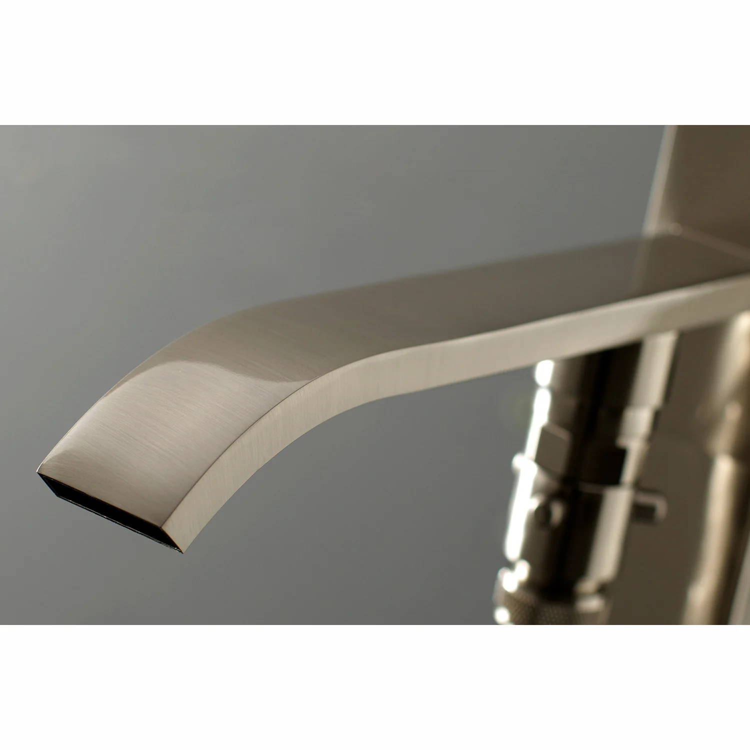 Kingston Sona KS4138QLL - Executive Single-Handle 1-Hole Freestanding Tub Faucet with Hand Shower, Brushed Nickel - Image 7