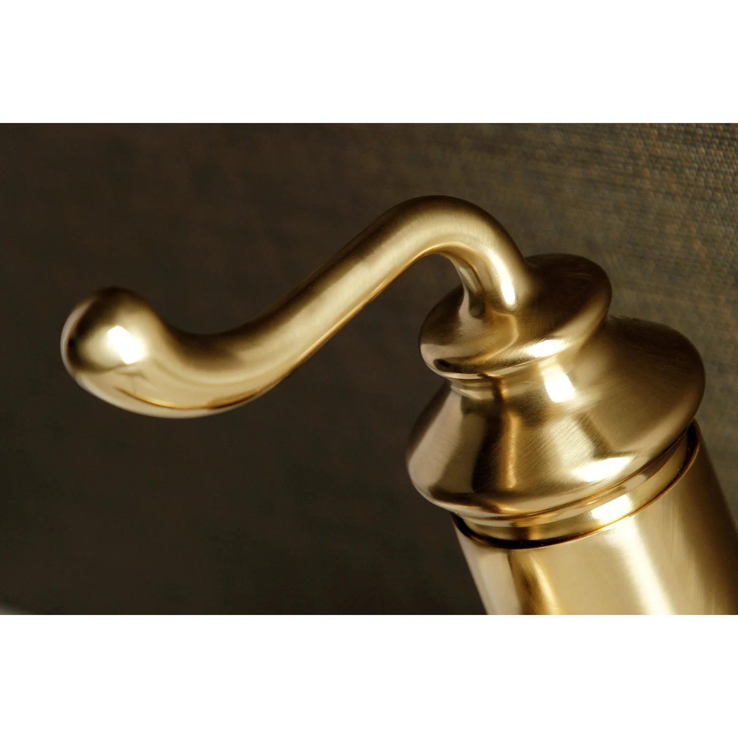Kingston Heirloom LS5413RL - Royale One-Handle 1-Hole Bathroom Faucet with Deck Plate and Push Pop-Up Drain, Brushed Brass - Image 2