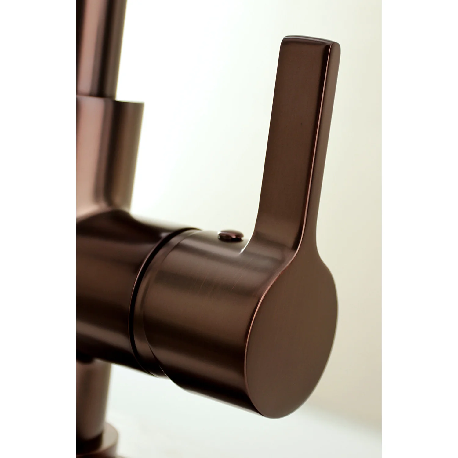 Kingston Tulare LS8725CTL - Continental Single-Handle Pull-Down Kitchen Faucet, Oil Rubbed Bronze - Image 5