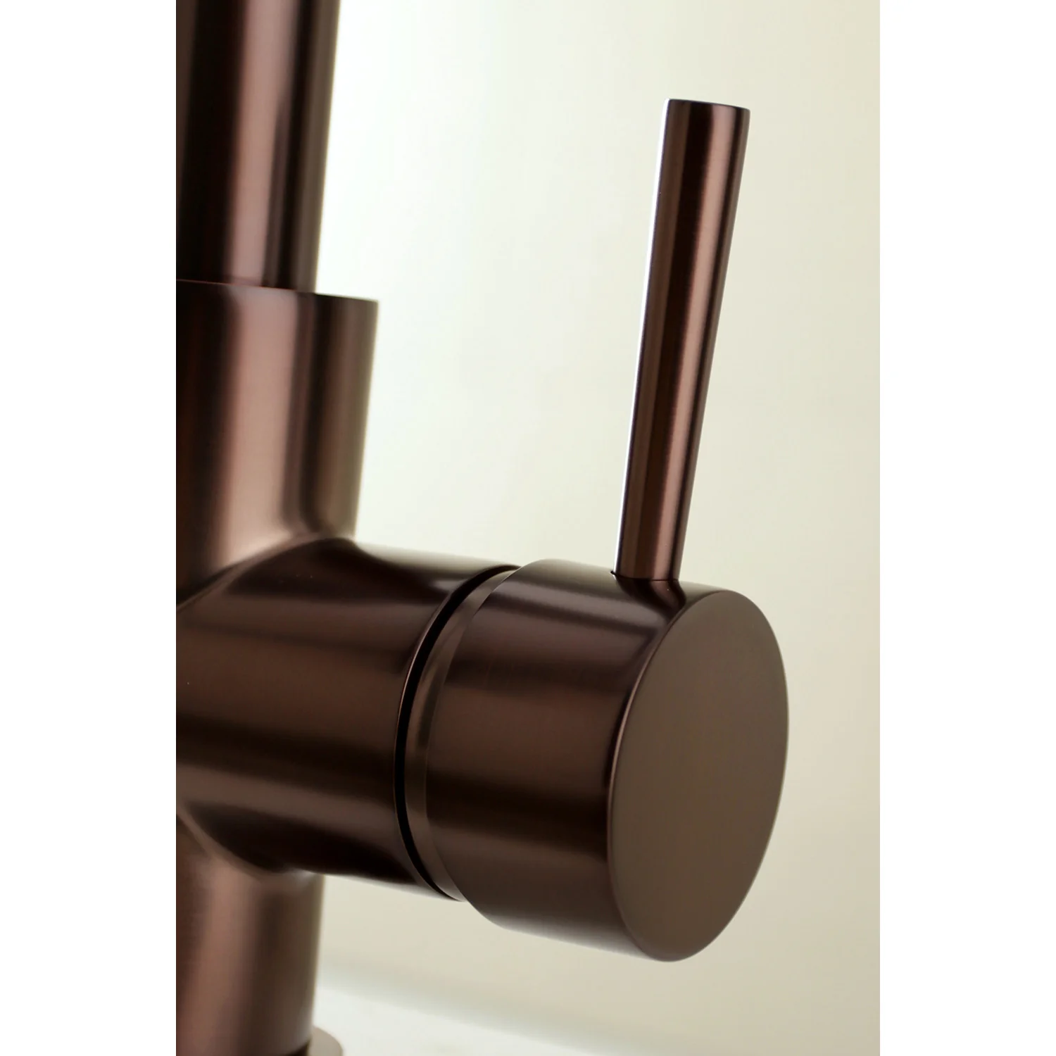 Kingston Tulare LS8725DL - Concord Single-Handle Pull-Down Kitchen Faucet, Oil Rubbed Bronze - Image 4