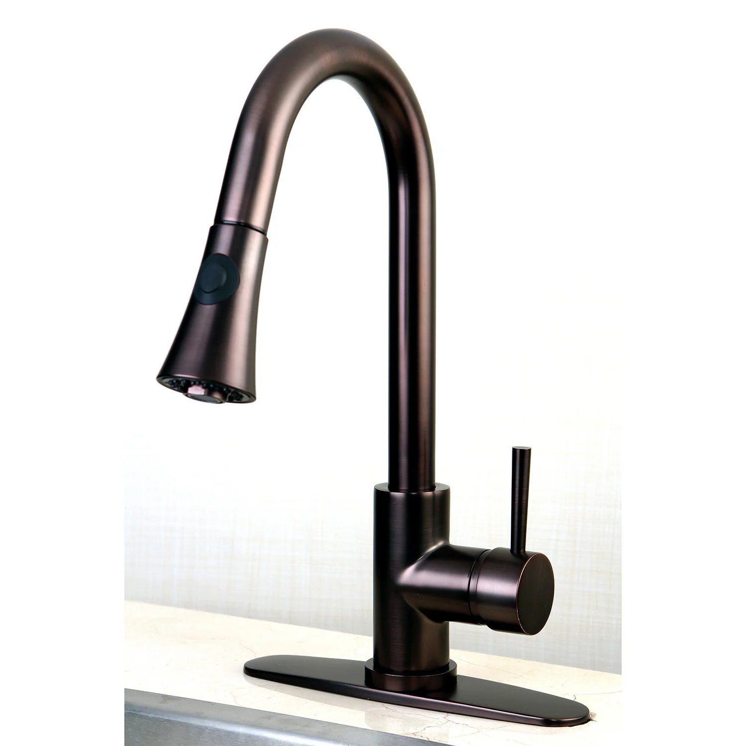 Kingston Tulare LS8725DL - Concord Single-Handle Pull-Down Kitchen Faucet, Oil Rubbed Bronze - Image 5
