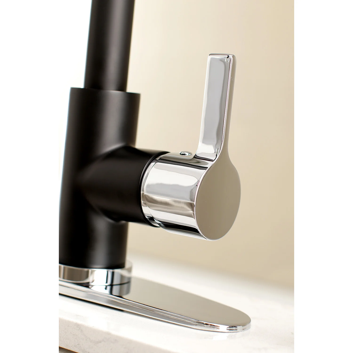 Kingston Tulare LS8727CTL - Continental Single-Handle Pull-Down Kitchen Faucet, Matte Black/Polished Chrome - Image 7