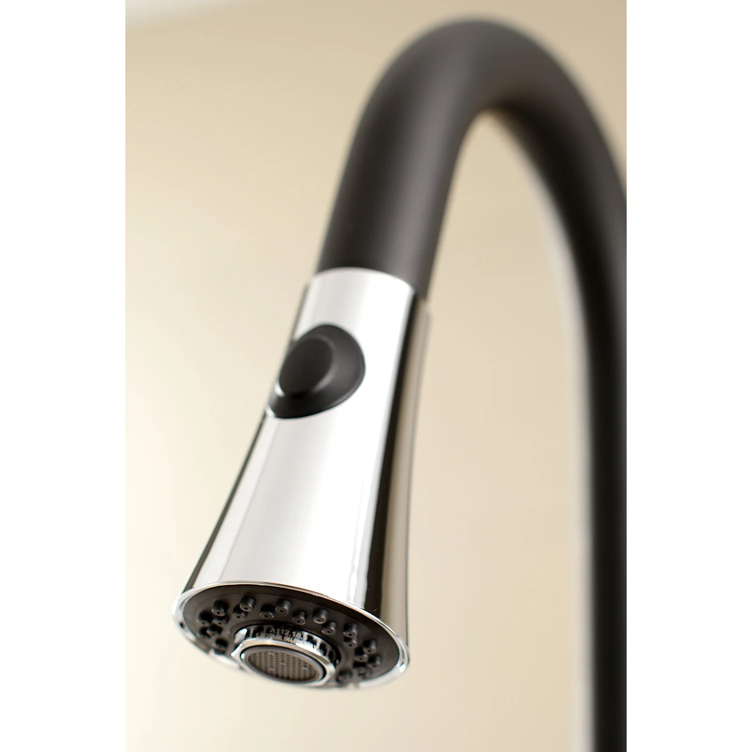 Kingston Tulare LS8727CTL - Continental Single-Handle Pull-Down Kitchen Faucet, Matte Black/Polished Chrome - Image 8