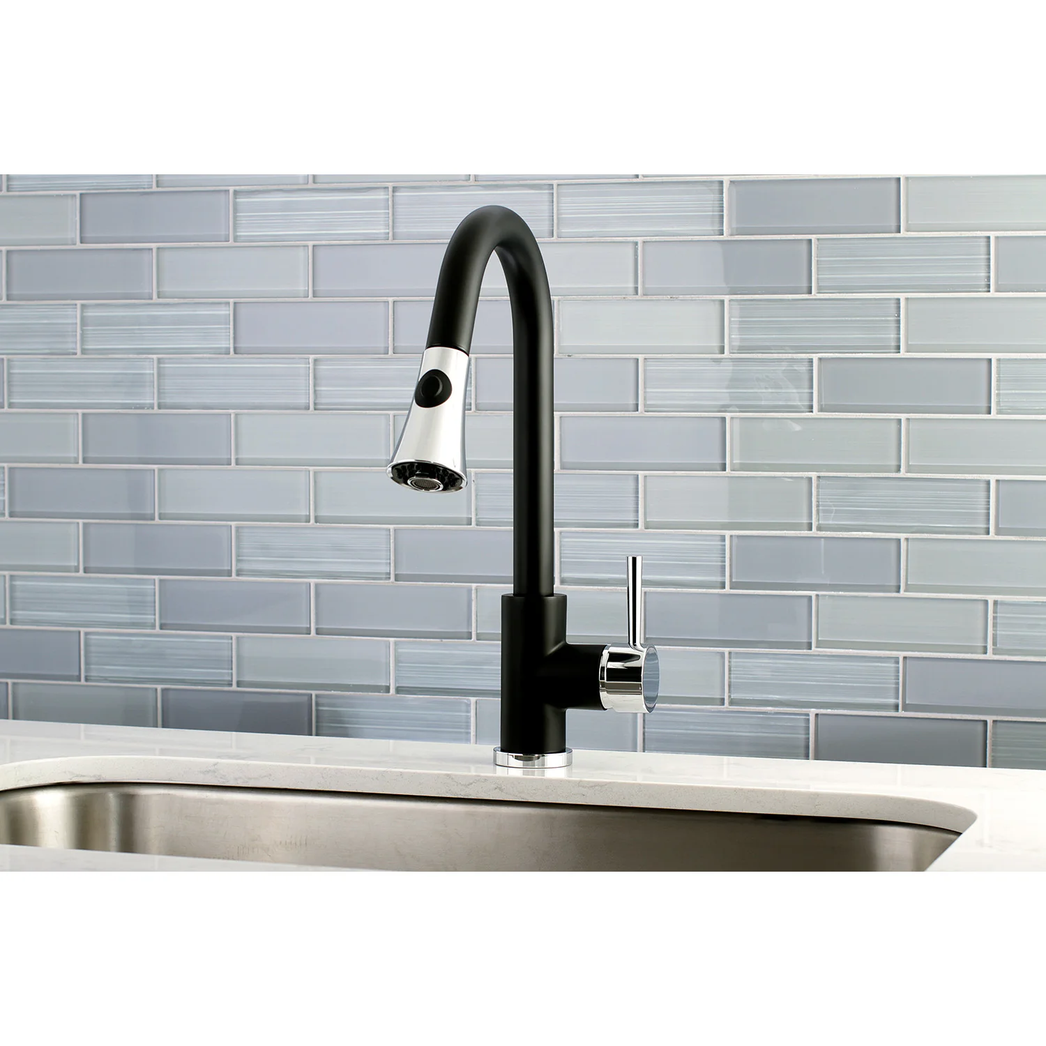 Kingston Tulare LS8727DL - Concord Single-Handle Pull-Down Kitchen Faucet, Matte Black/Polished Chrome - Image 3