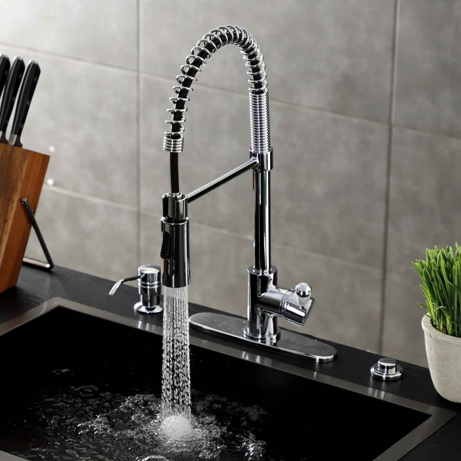 Kingston Tulare LS8771DPL - Paris Single-Handle 1-Hole Deck Mount Pre-Rinse Kitchen Faucet, Polished Chrome - Image 7