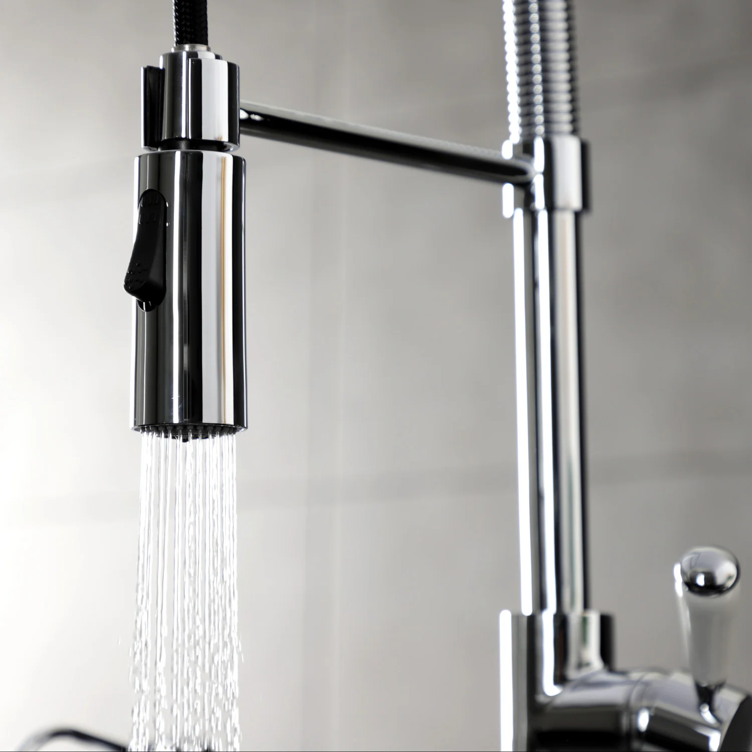 Kingston Tulare LS8771DPL - Paris Single-Handle 1-Hole Deck Mount Pre-Rinse Kitchen Faucet, Polished Chrome - Image 8