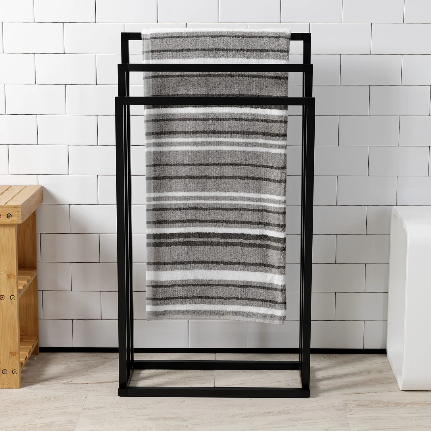 Kingston Sona SCC8330 - Edenscape 33-1/8 Inch Freestanding Pedestal 3-Tier Towel Rack, Matte Black - Image 3